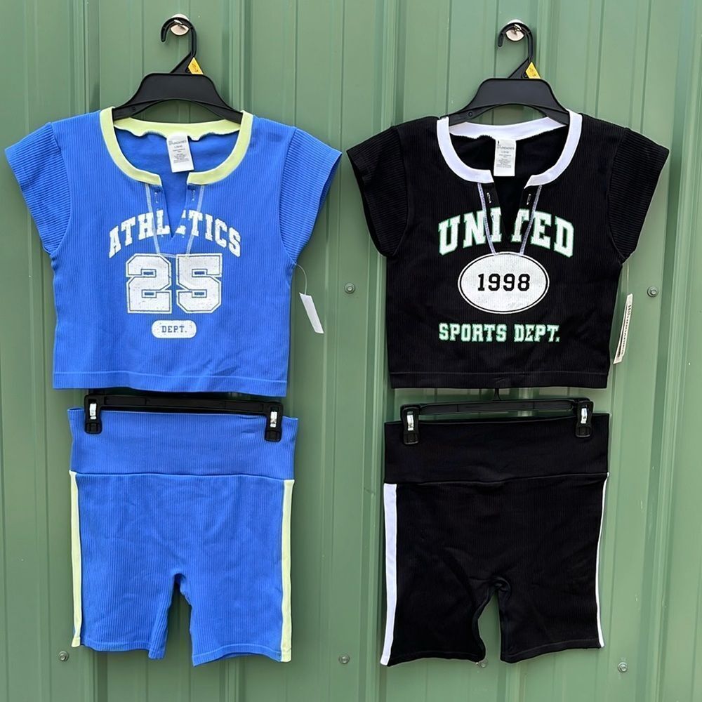 Seamless Crop Top & High-Rise Biker Shorts Graphic 2-Piece Set 2-Pack Size L